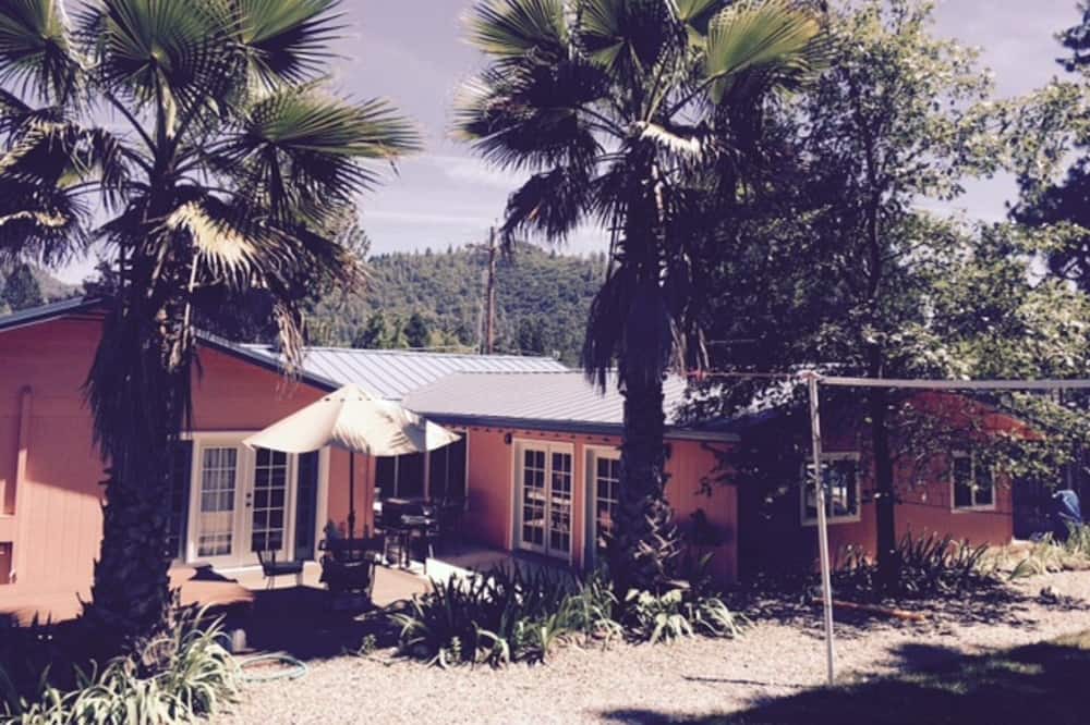 Photo of Outdoor in Lakehead-Lakeshore