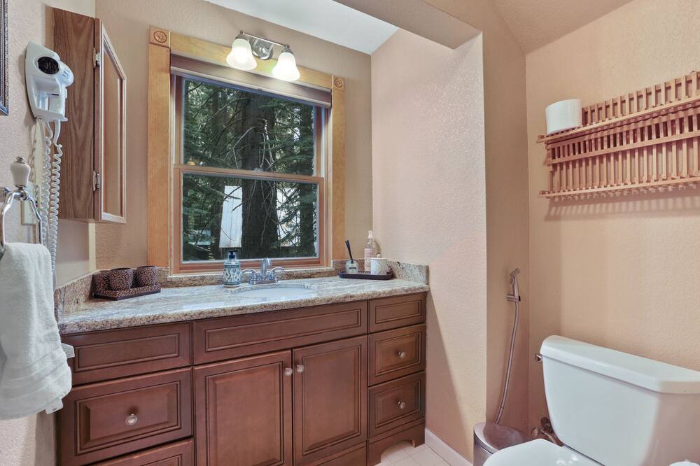 Photo of Bathroom in Strawberry