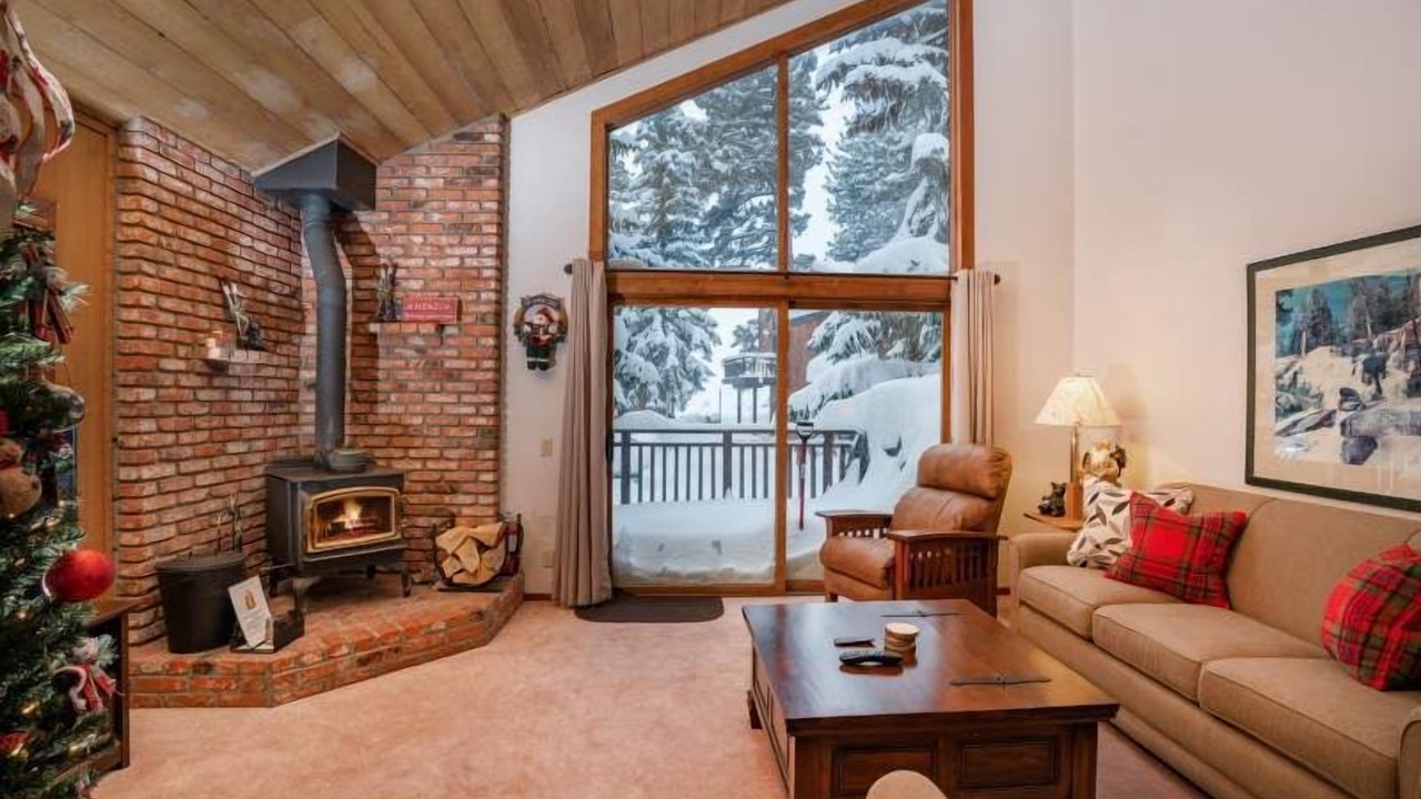 Photo of Livingroom in Mammoth Lakes