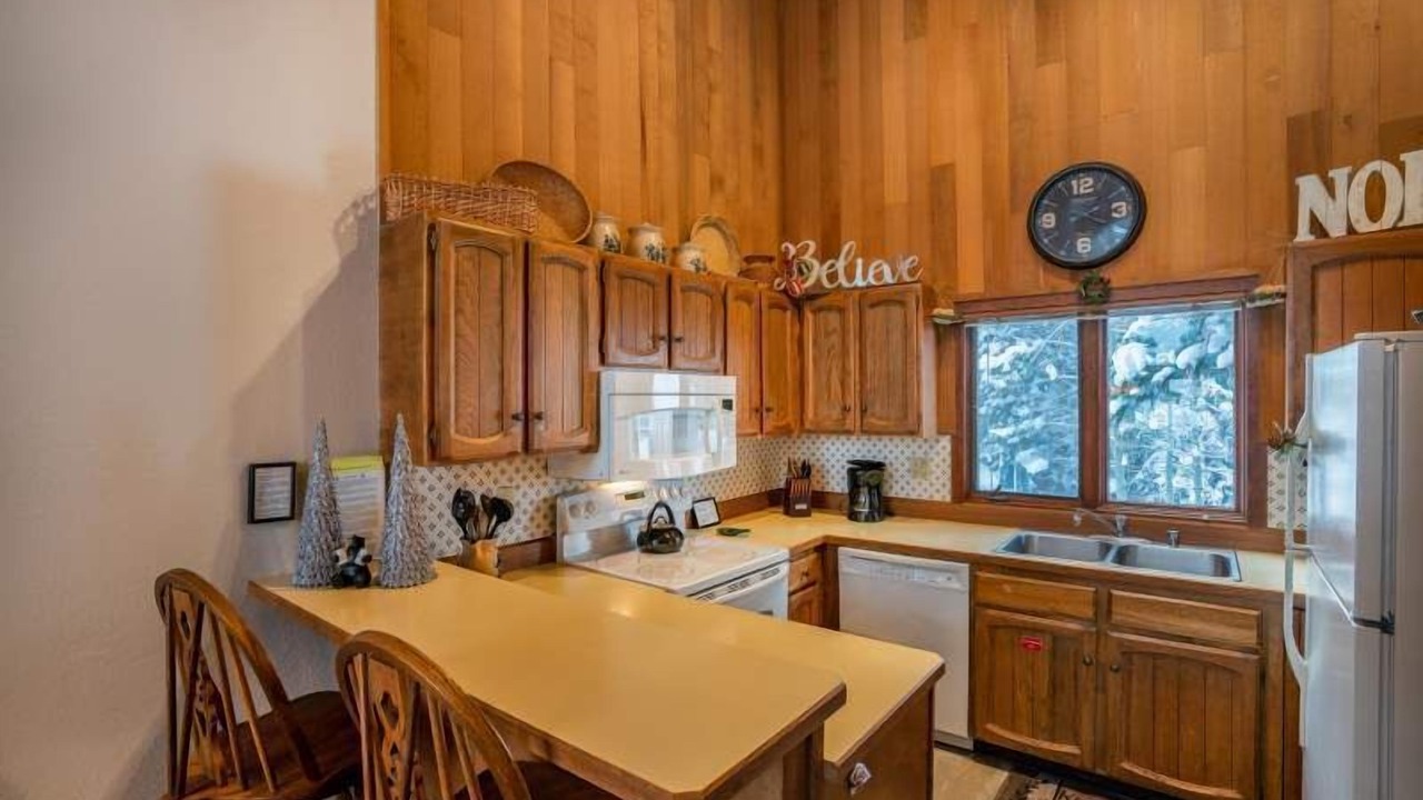 Photo of Kitchen in Mammoth Lakes