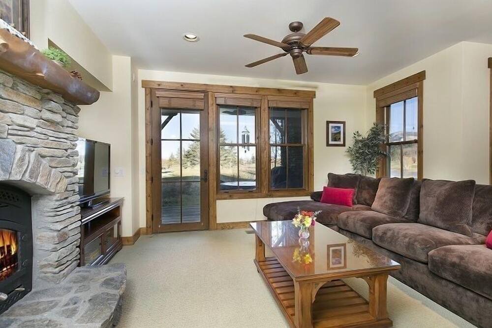 Photo of Livingroom in Mammoth Lakes