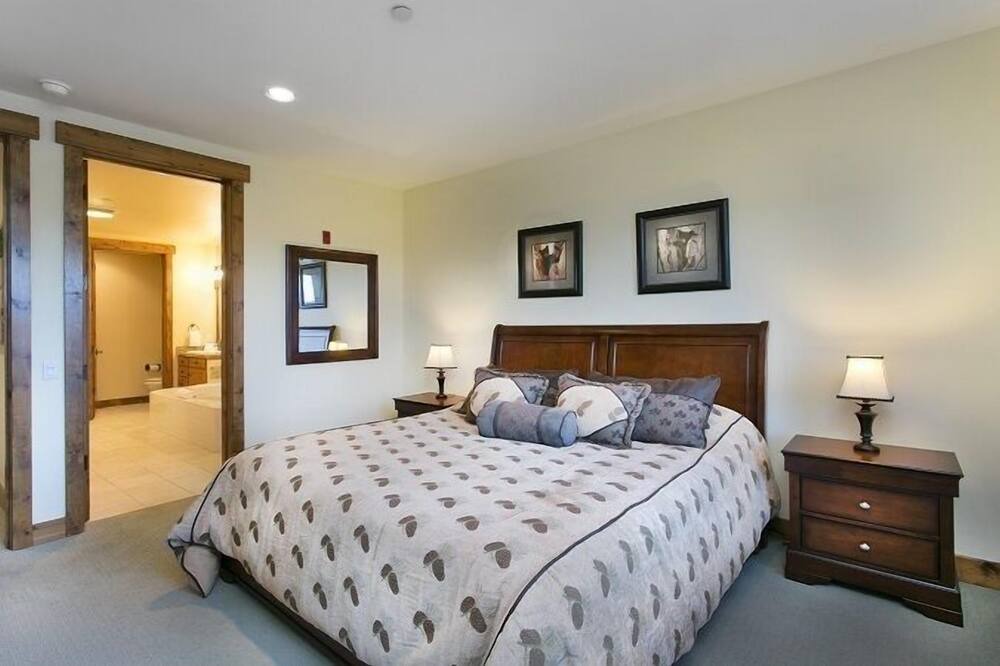 Photo of Bedroom in Mammoth Lakes