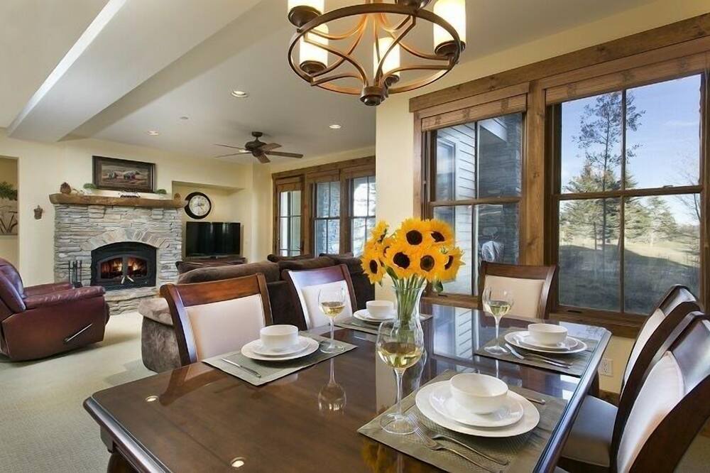 Photo of Kitchen in Mammoth Lakes