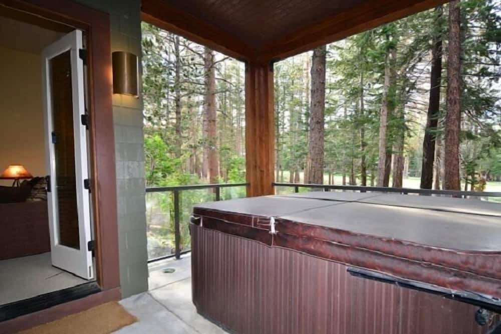 Photo of Bathroom in Woodwinds