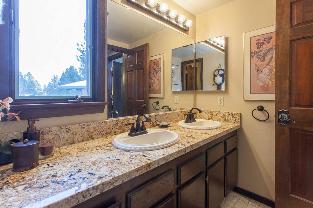 Photo of Bathroom in Mammoth Lakes