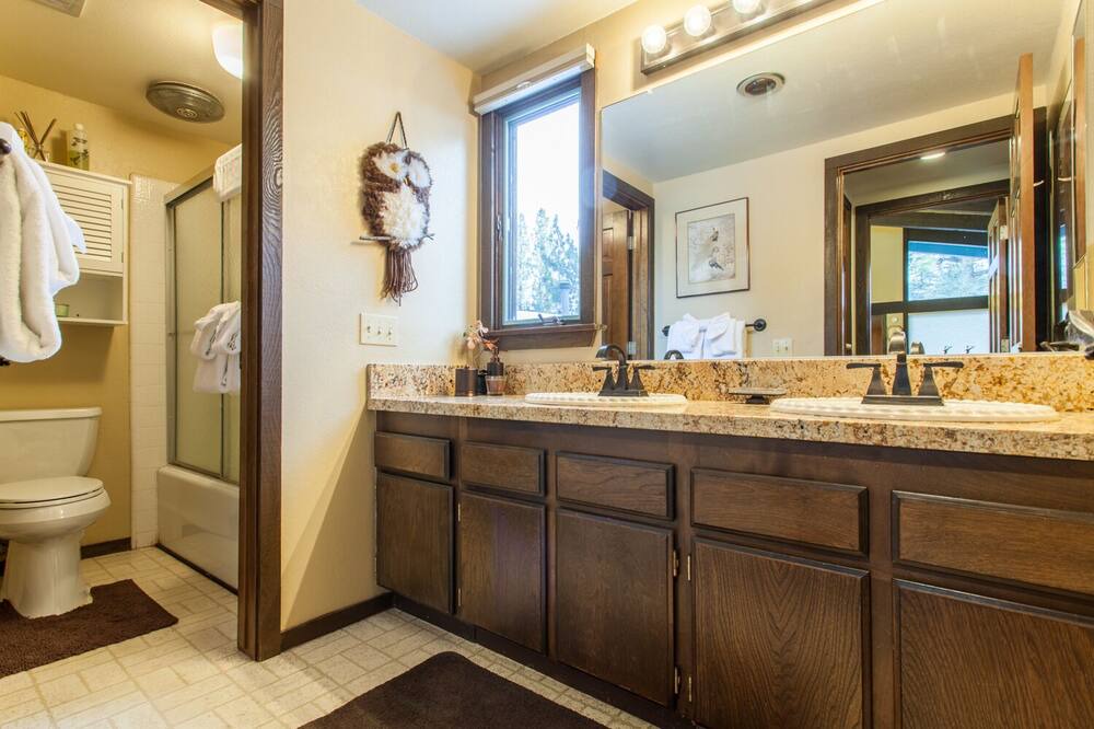Photo of Bathroom in Mammoth Lakes