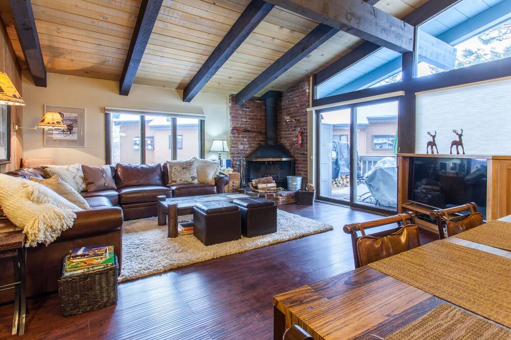 Photo of Livingroom in Mammoth Lakes