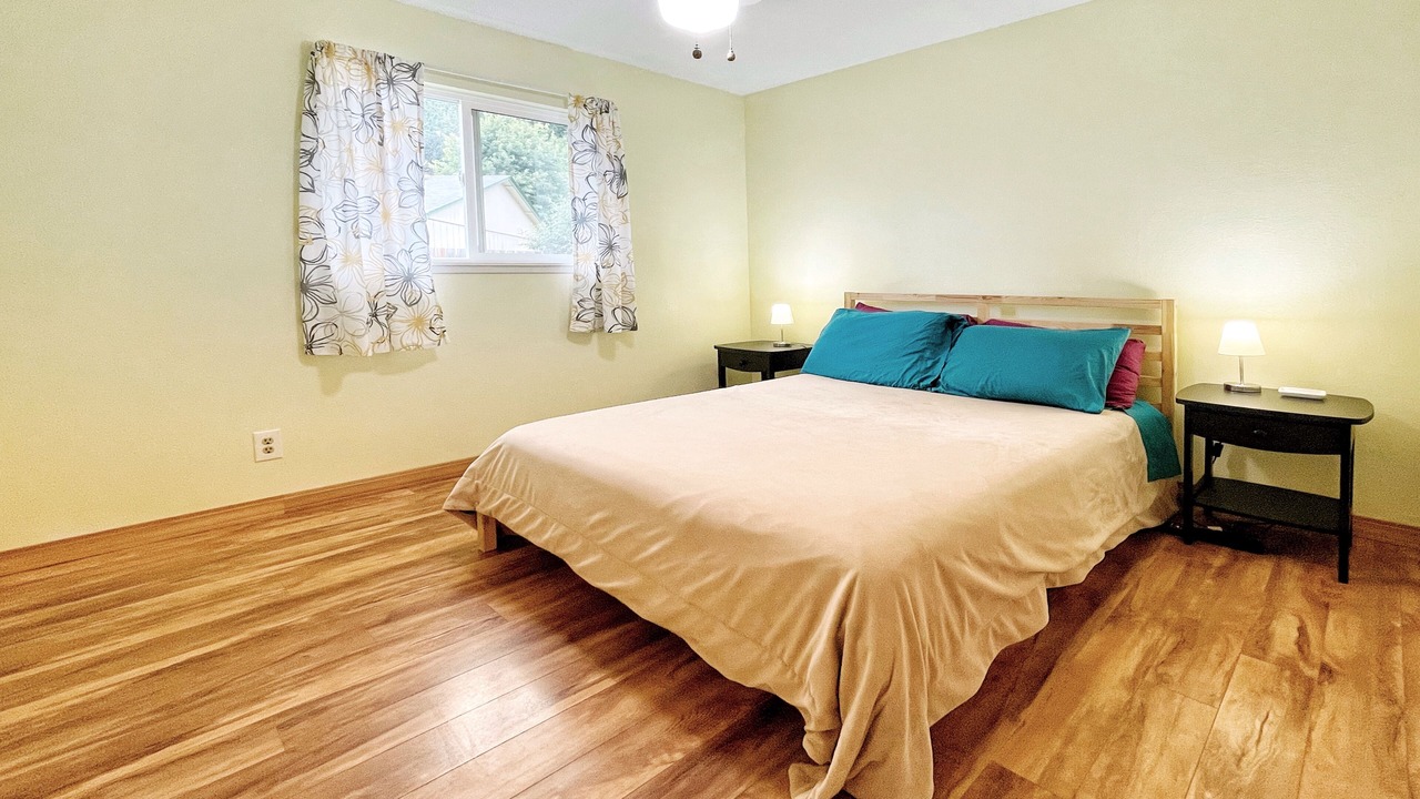 Photo of Bedroom in Oakridge