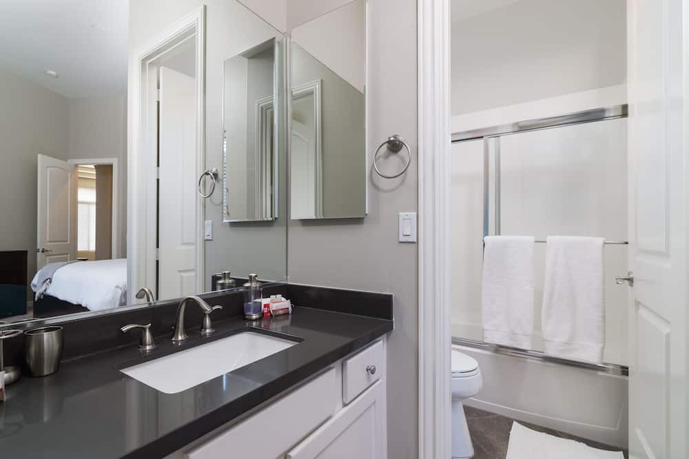 Photo of Bathroom in Sonoran Foothills