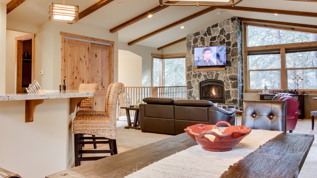 Photo of Livingroom in Tahoma