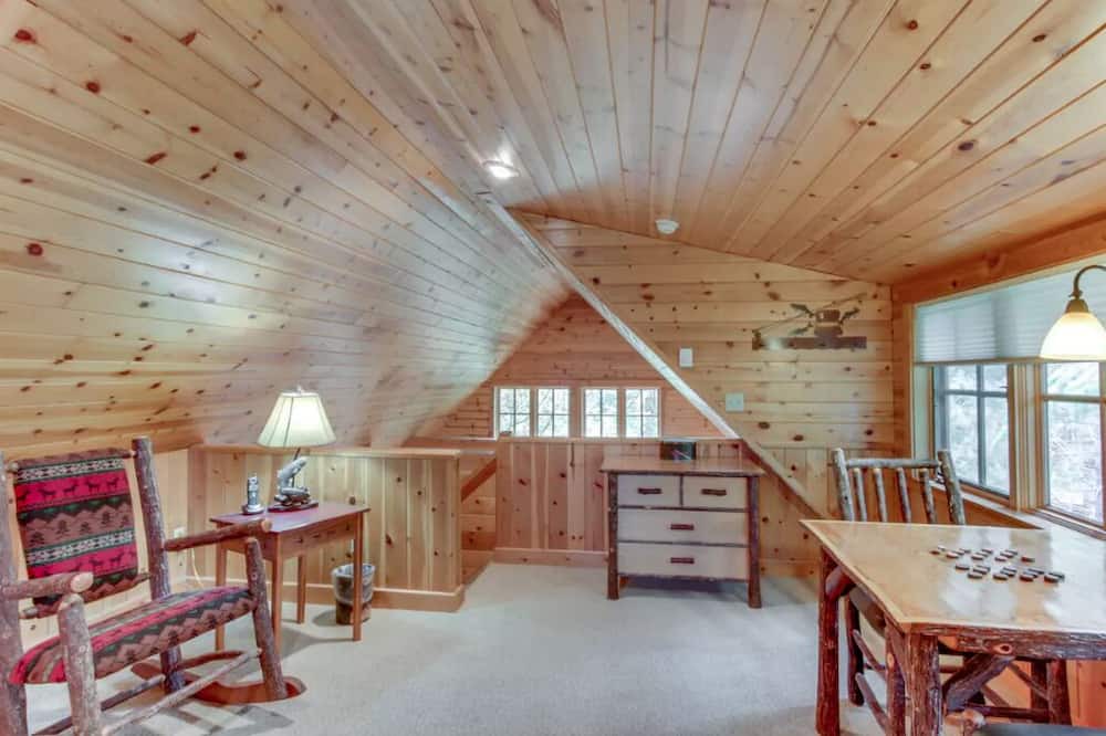 Photo of Livingroom in Camp Sherman