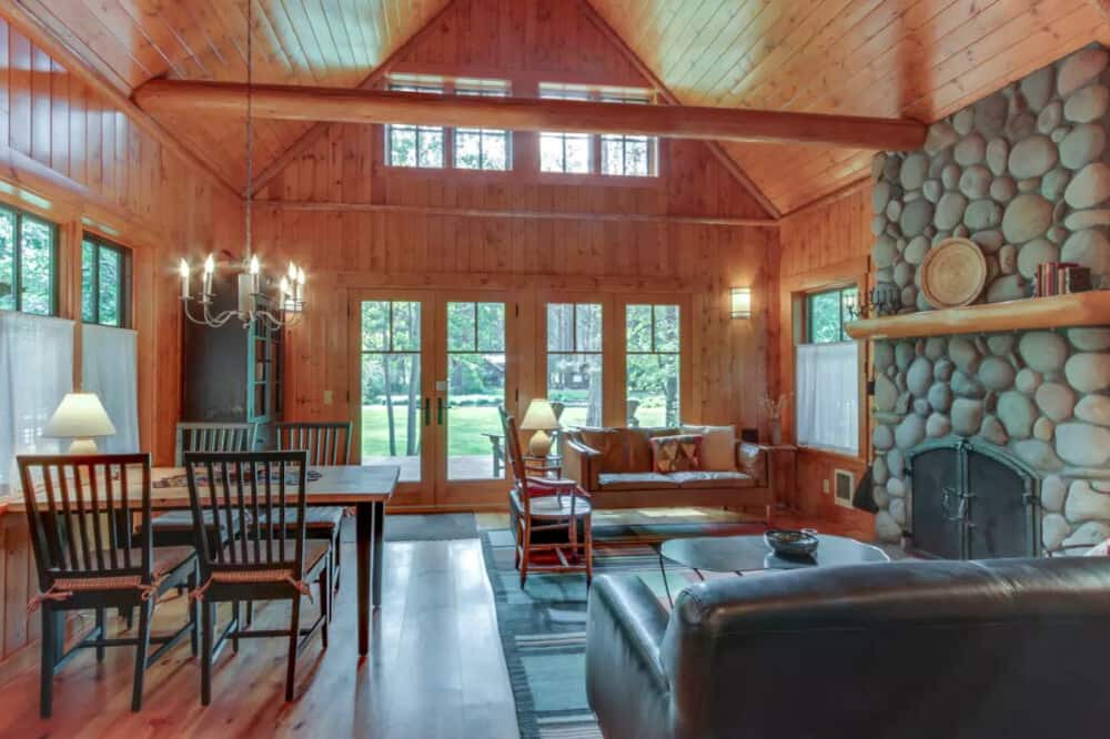 Photo of Livingroom in Camp Sherman