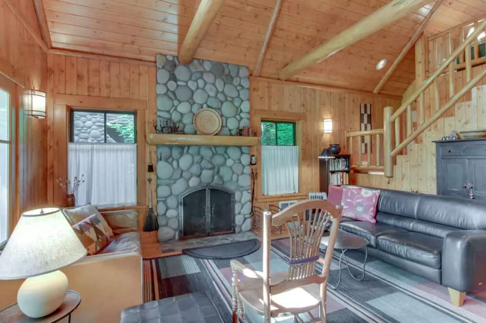 Photo of Livingroom in Camp Sherman