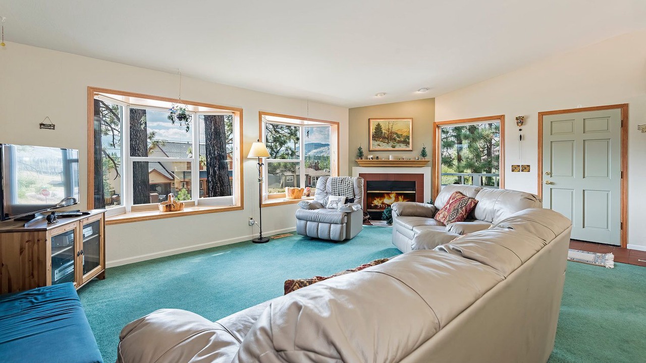 Photo of Livingroom in Mountain View Estates