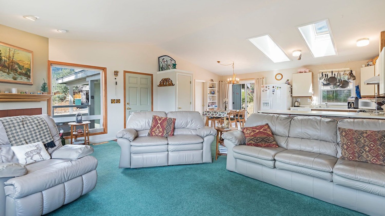 Photo of Livingroom in Mountain View Estates