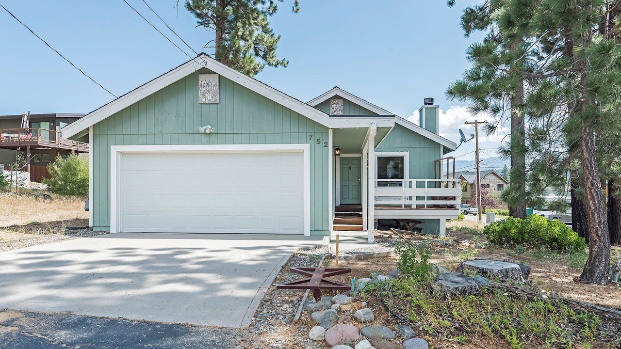 Photo of Outdoor in Mountain View Estates