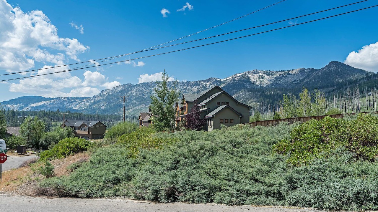 Photo of Outdoor in Mountain View Estates