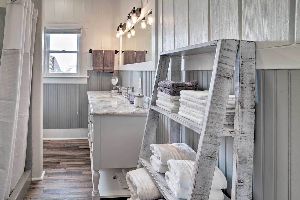 Photo of Bathroom in Ukiah
