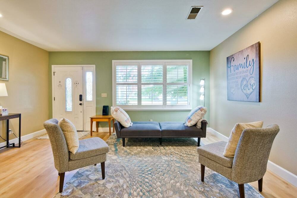 Photo of Livingroom in Berryessa