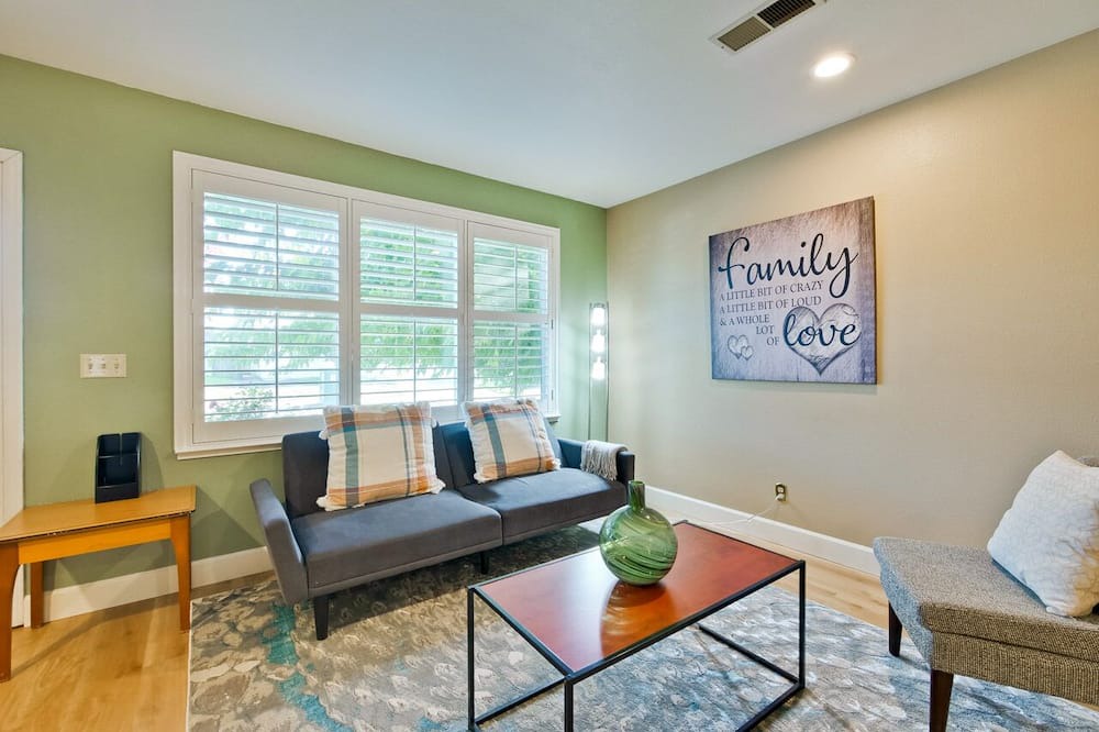 Photo of Livingroom in Berryessa