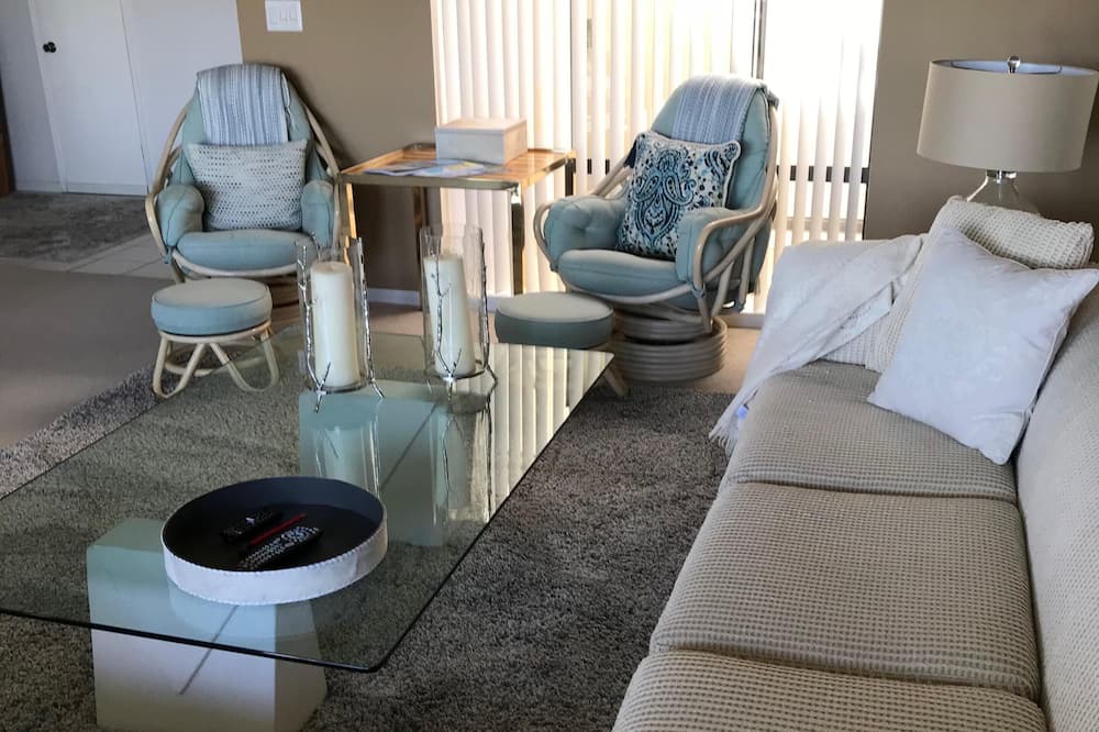 Photo of Livingroom in Rancho Mirage