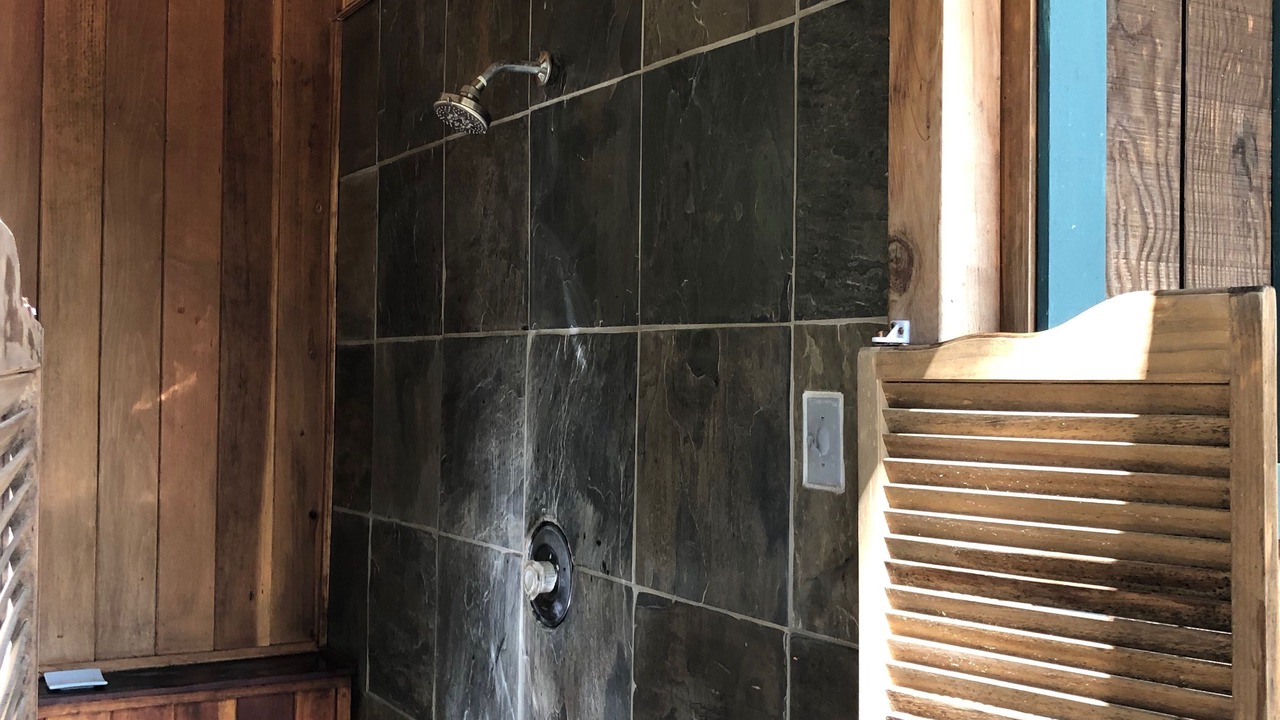 Photo of Bathroom in Alderpoint