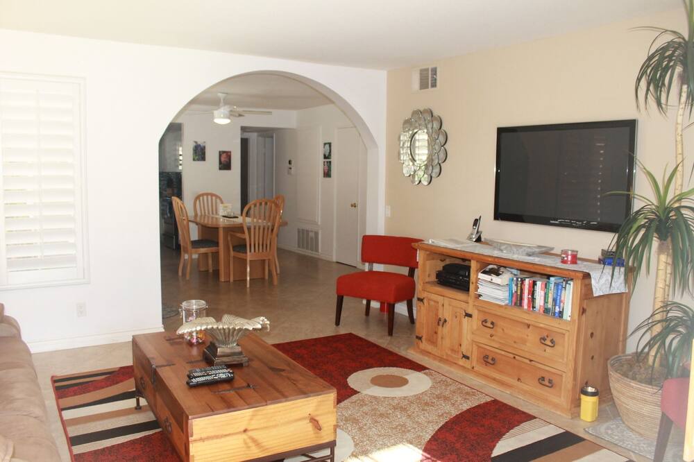 Photo of Livingroom in Palm Springs