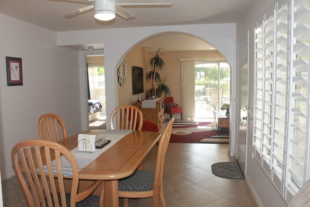 Photo of Livingroom in Palm Springs