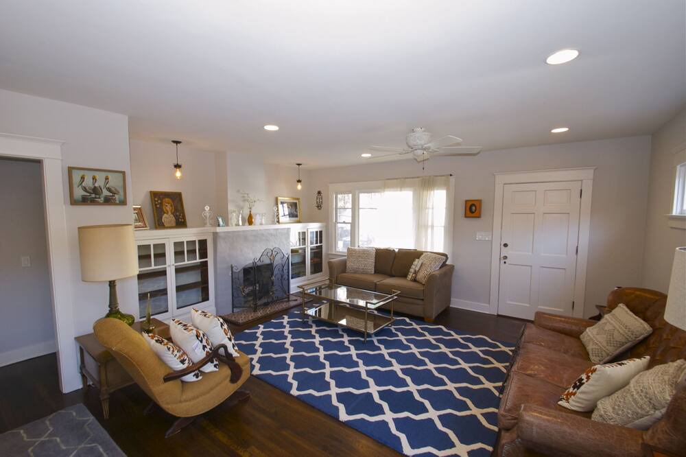 Photo of Livingroom in Ocean Beach