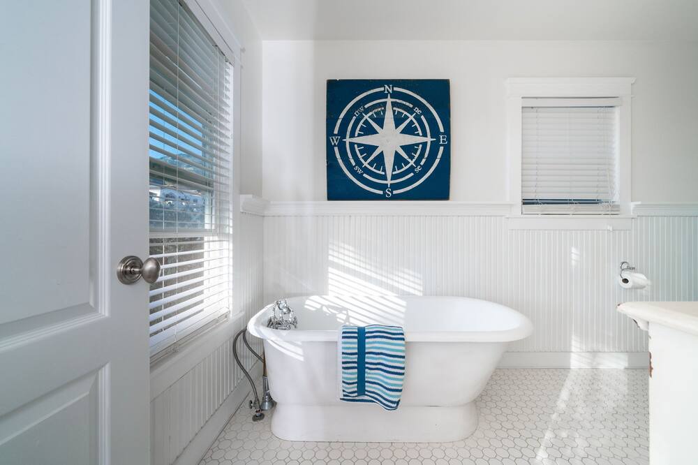 Photo of Bathroom in Shell Beach