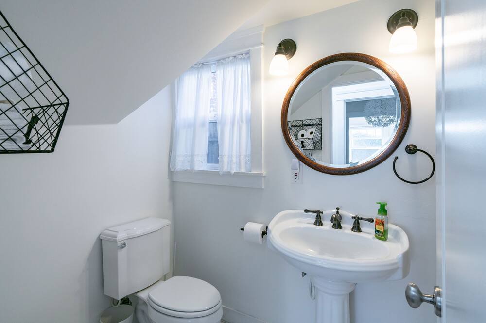 Photo of Bathroom in Shell Beach