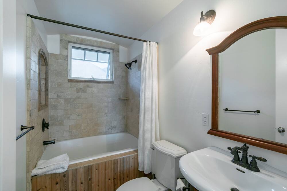 Photo of Bathroom in Shell Beach