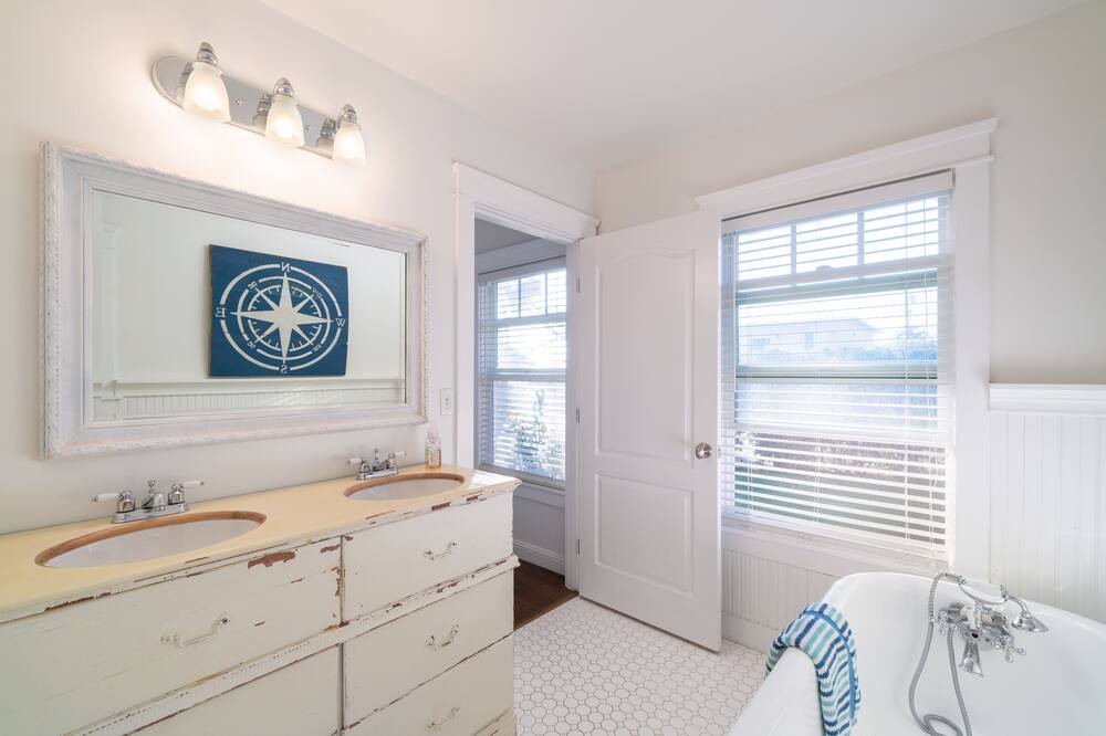 Photo of Bedroom in Shell Beach