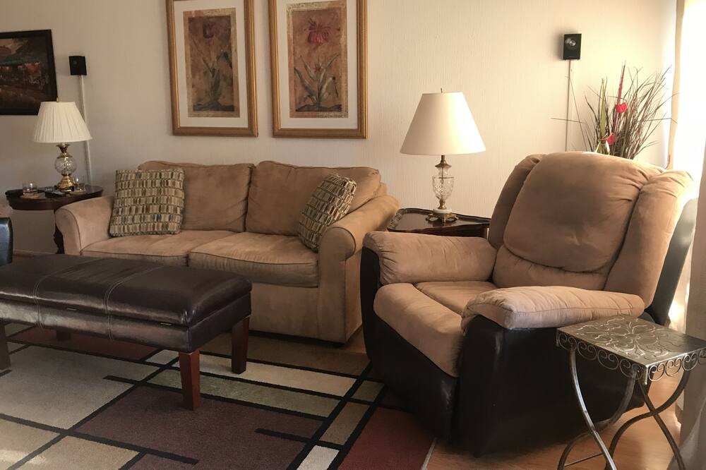 Photo of Livingroom in Palm Springs