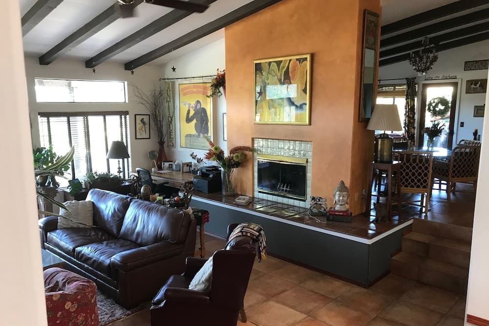 Photo of Bedroom in Atascadero