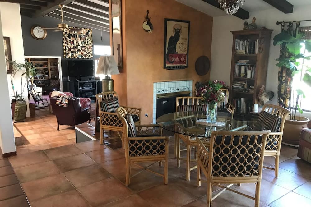 Photo of Livingroom in Atascadero