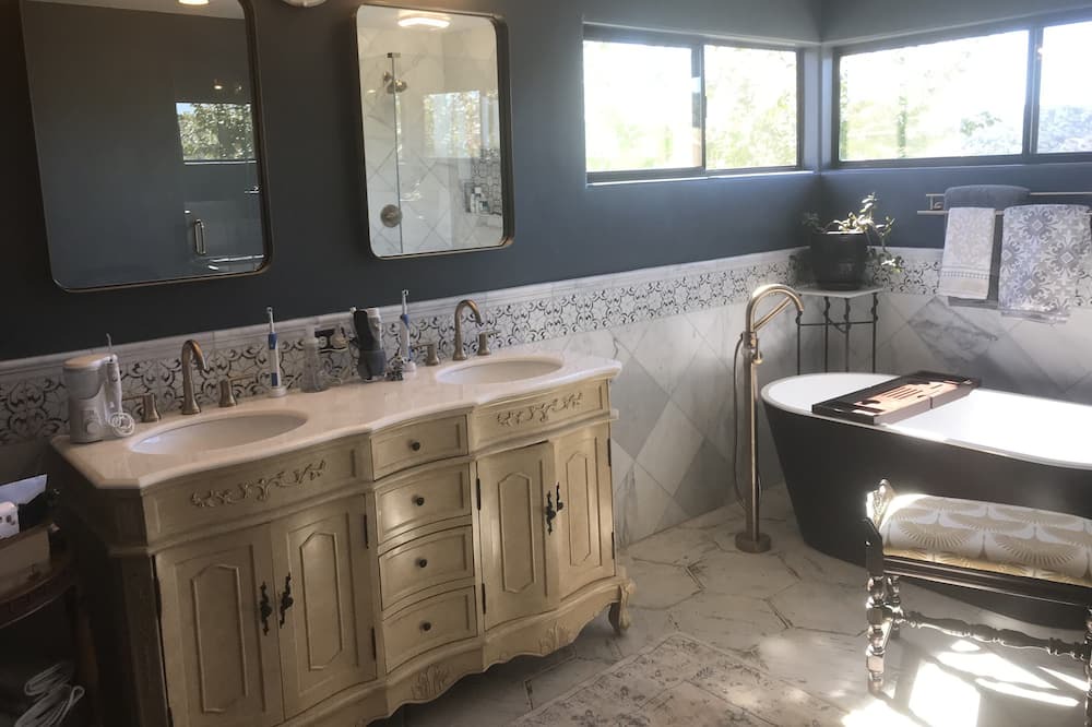 Photo of Bathroom in Atascadero