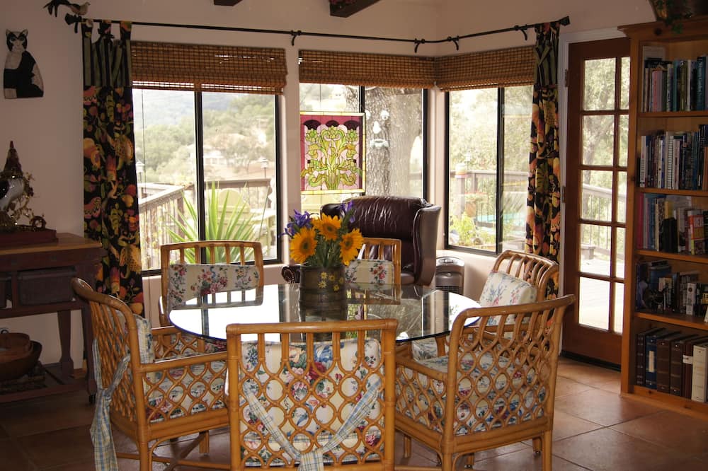 Photo of Livingroom in Atascadero