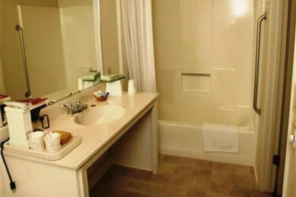 Photo of Bathroom in Mi-Wuk Village