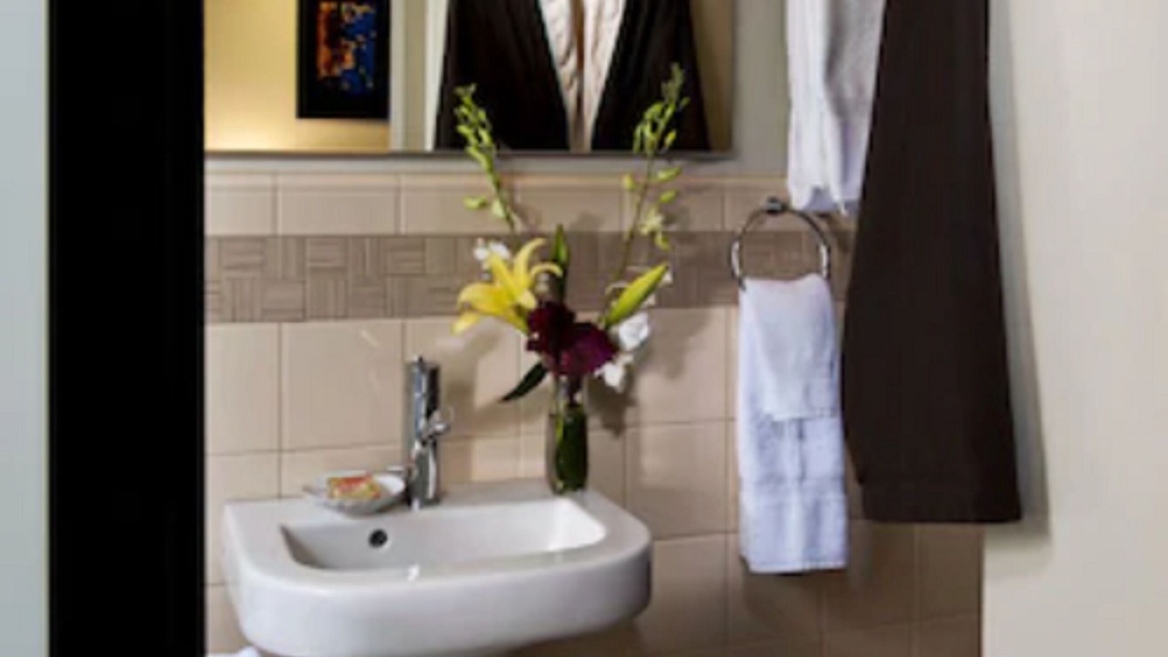 Photo of Bathroom in Avalon