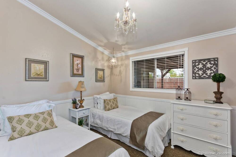 Photo of Bedroom in Vista