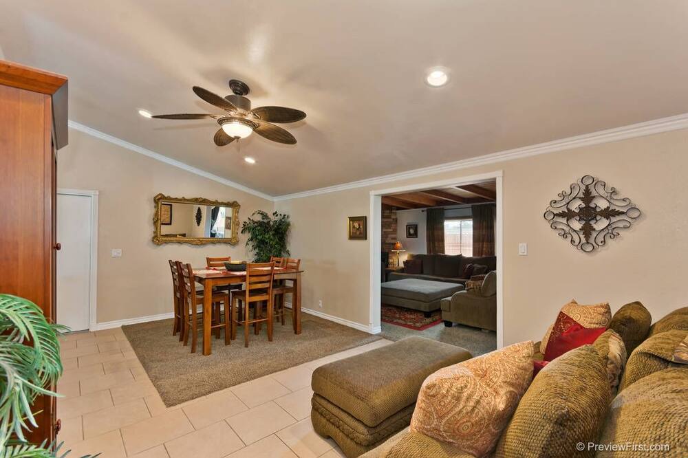 Photo of Livingroom in Vista