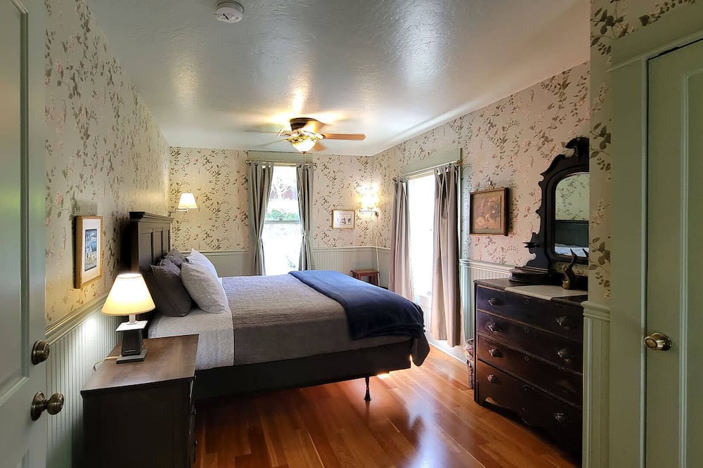 Photo of Others in Siskiyou-Hargadine Historic District