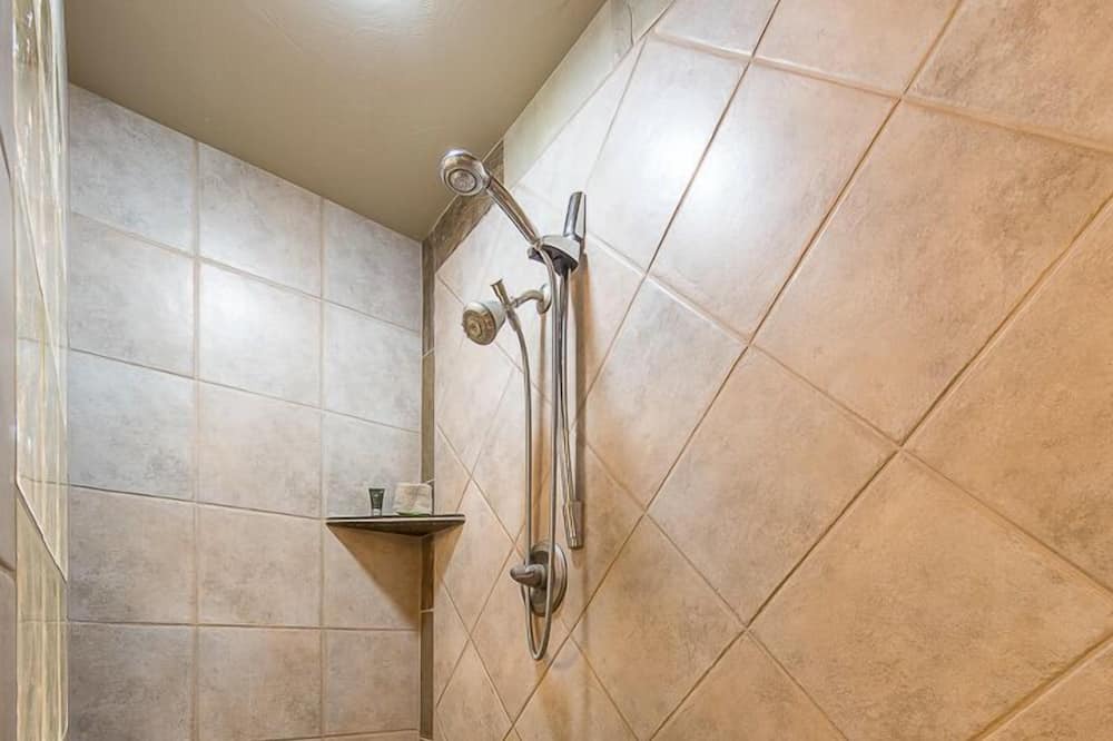 Photo of Bathroom in Lava Falls