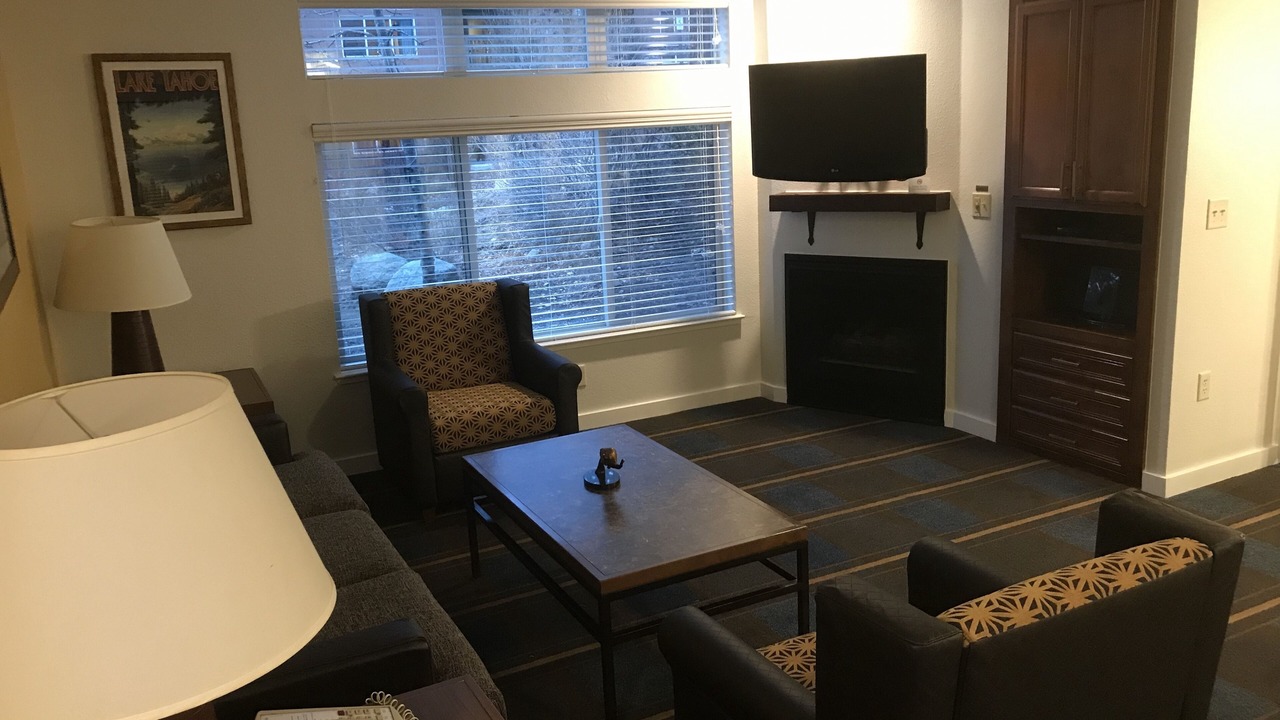 Photo of Livingroom in Round Hill Village