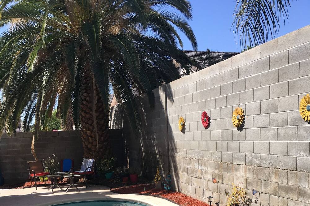 Photo of Outdoor in Centennial Hills