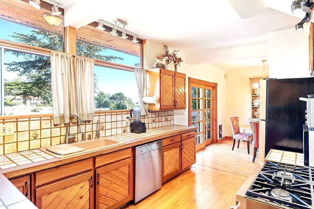 Photo of Kitchen in Pacific Palisades