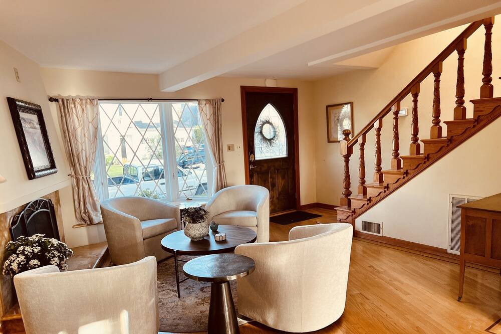 Photo of Livingroom in Pacific Palisades