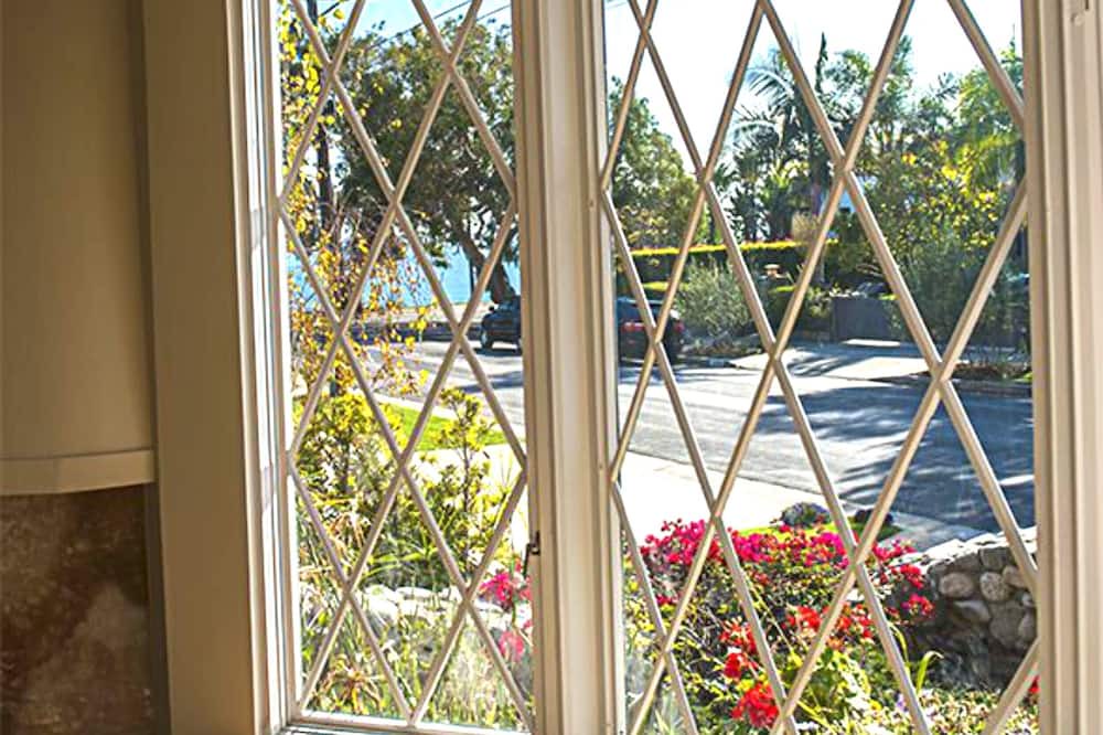 Photo of Others in Pacific Palisades