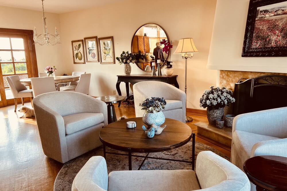Photo of Bedroom in Pacific Palisades